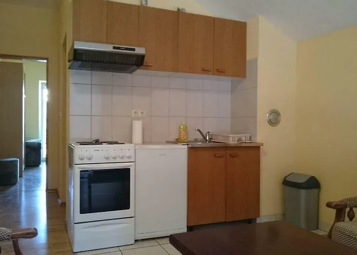 Apartamento With Parking Space - 11782 Trogir